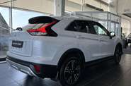 Mitsubishi Eclipse Cross Invite