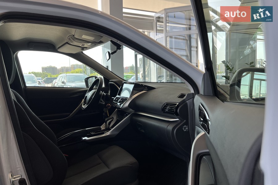 Mitsubishi Eclipse Cross - фото 18
