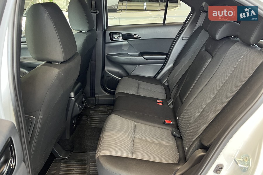 Mitsubishi Eclipse Cross - фото 15