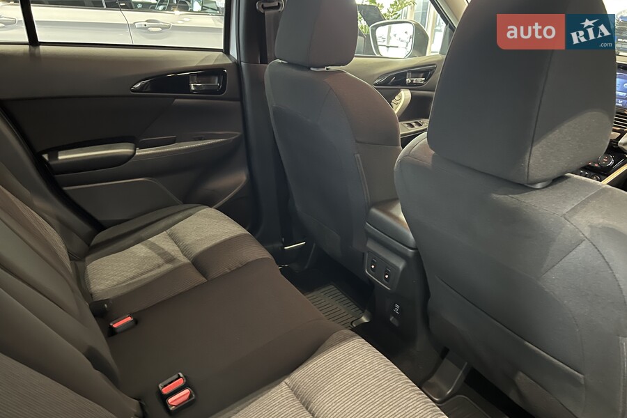 Mitsubishi Eclipse Cross - фото 14