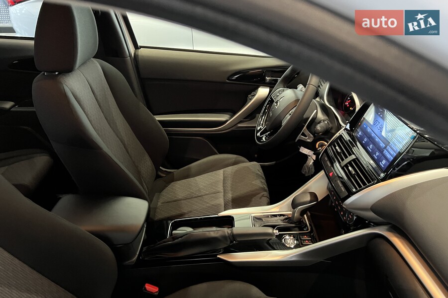 Mitsubishi Eclipse Cross - фото 16