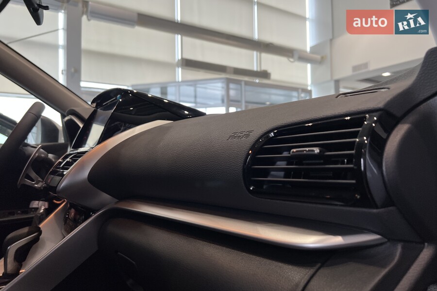 Mitsubishi Eclipse Cross - фото 15