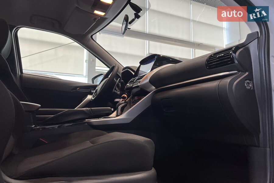Mitsubishi Eclipse Cross - фото 17