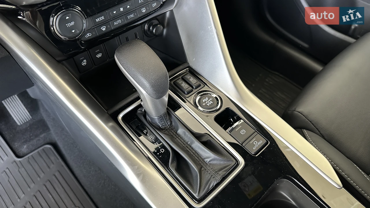 Mitsubishi-10