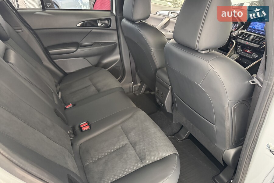 Mitsubishi Eclipse Cross - фото 10