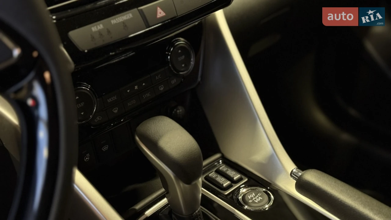 Mitsubishi-13