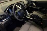 Mitsubishi Eclipse Cross Invite