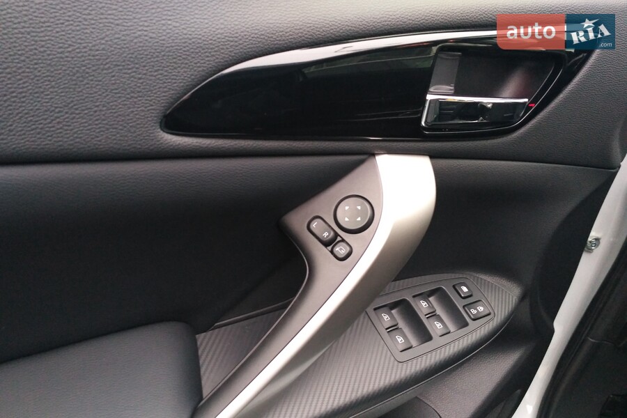 Mitsubishi Eclipse Cross - фото 18