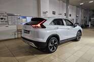 Mitsubishi Eclipse Cross Invite