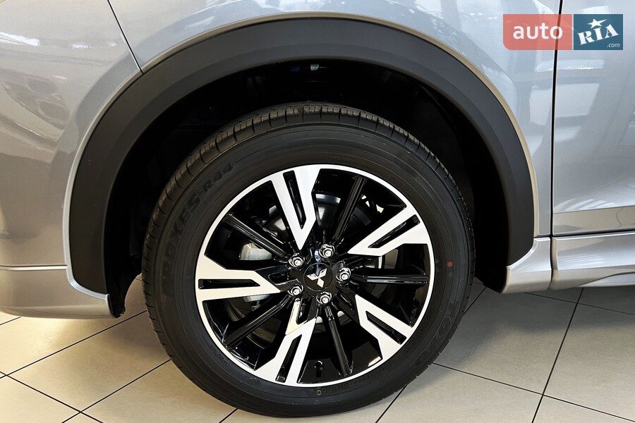 Mitsubishi Eclipse Cross - фото 12