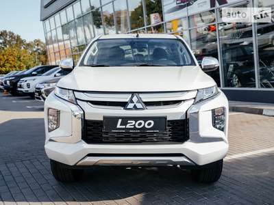 Mitsubishi L 200 Intense 2.4 DI-D MT (154 к.с.) 4WD 2024