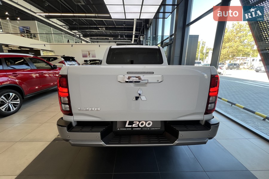 Mitsubishi L 200 - фото 10