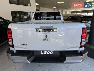 Новый Mitsubishi L 200 2025 - фото 4