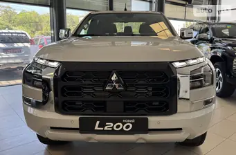 Mitsubishi L 200 Ultimate 2.4 DI-D AT (204 к.с.) 4WD Фото 3