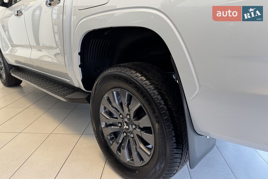 Mitsubishi L 200 - фото 9