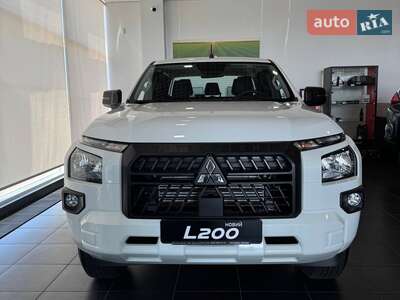 Новий Mitsubishi L 200 2025 - фото 3