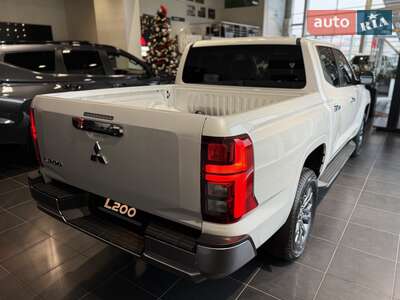 Новий Mitsubishi L 200 2025 - фото 5