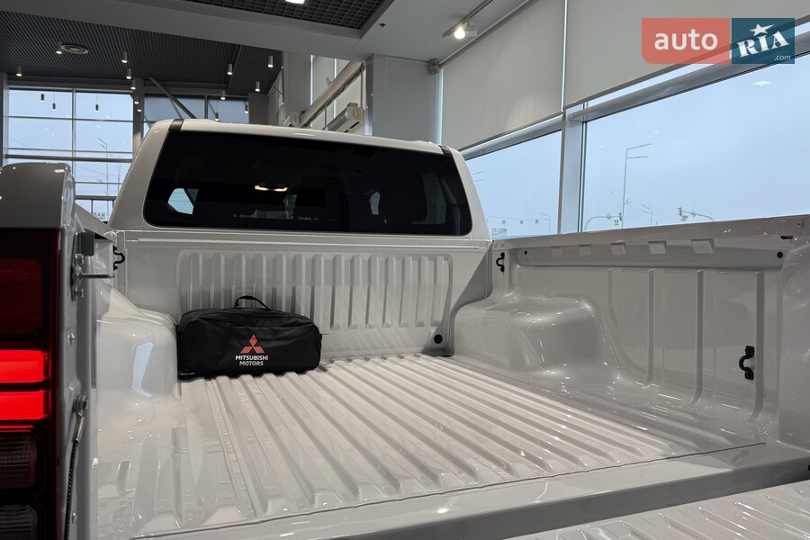 Mitsubishi L 200 - фото 10