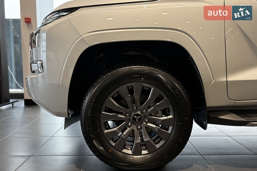 Mitsubishi L 200 - фото 9