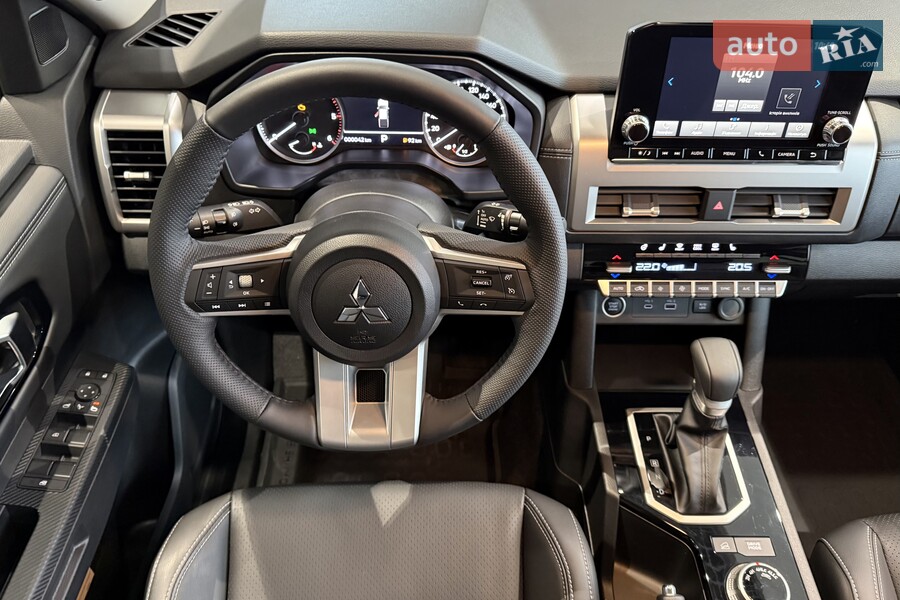 Mitsubishi L 200 - фото 15