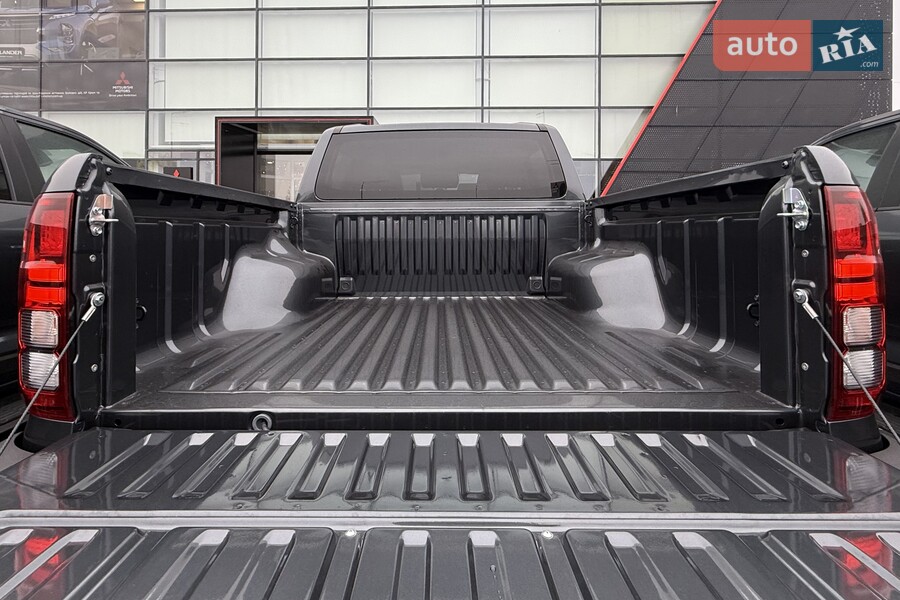 Mitsubishi L 200 - фото 8