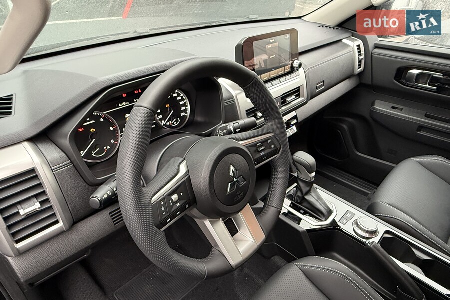 Mitsubishi L 200 - фото 12