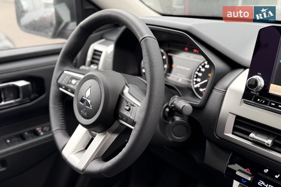 Mitsubishi L 200 - фото 14