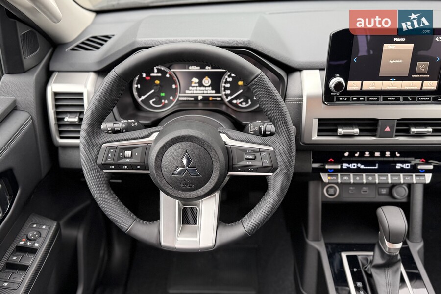 Mitsubishi L 200 - фото 15