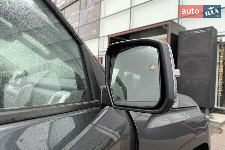 Mitsubishi L 200 - фото 9