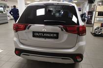 Mitsubishi Outlander Invite