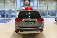 Mitsubishi Outlander Invite