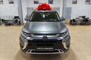 Mitsubishi Outlander Invite