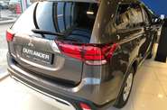 Mitsubishi Outlander Invite