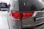 Mitsubishi Outlander Invite