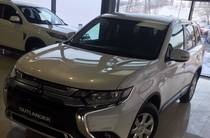 Mitsubishi Outlander Invite