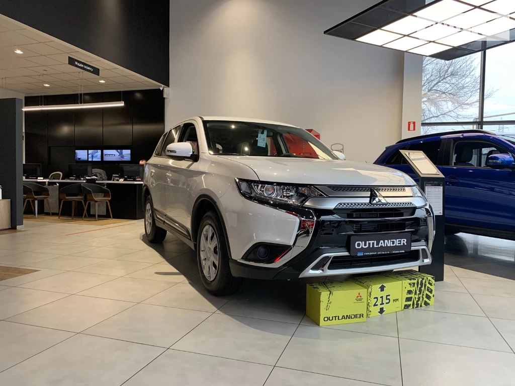 Mitsubishi Outlander Inform