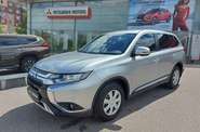 Mitsubishi Outlander Invite