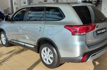 Mitsubishi Outlander Invite