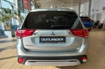 Mitsubishi Outlander Invite