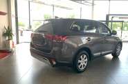 Mitsubishi Outlander Invite