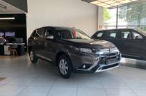 Mitsubishi Outlander Invite