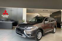 Mitsubishi Outlander Invite