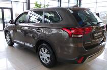 Mitsubishi Outlander Inform