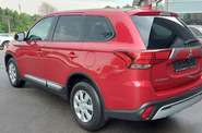 Mitsubishi Outlander Invite