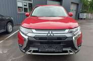 Mitsubishi Outlander Invite