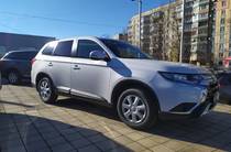 Mitsubishi Outlander Invite