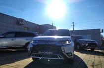 Mitsubishi Outlander Invite