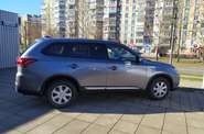 Mitsubishi Outlander Invite