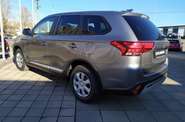 Mitsubishi Outlander Invite