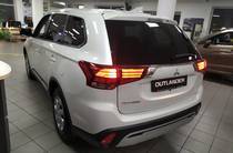 Mitsubishi Outlander Invite